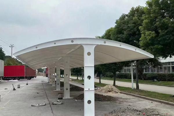 膜材料加工的創(chuàng)新技術(shù)與發(fā)展趨勢(shì)：推動(dòng)現(xiàn)代建筑與工業(yè)應(yīng)用的革命性變革