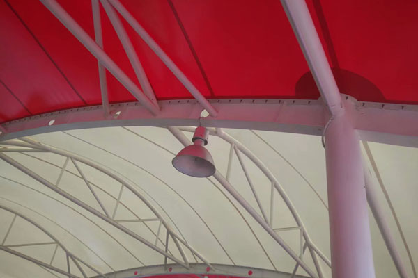 膜布加工廠家優(yōu)化膜材加工，確保運輸便捷高效